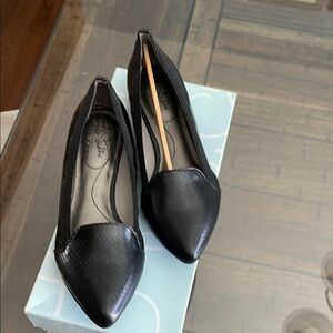 Black Women's Flats